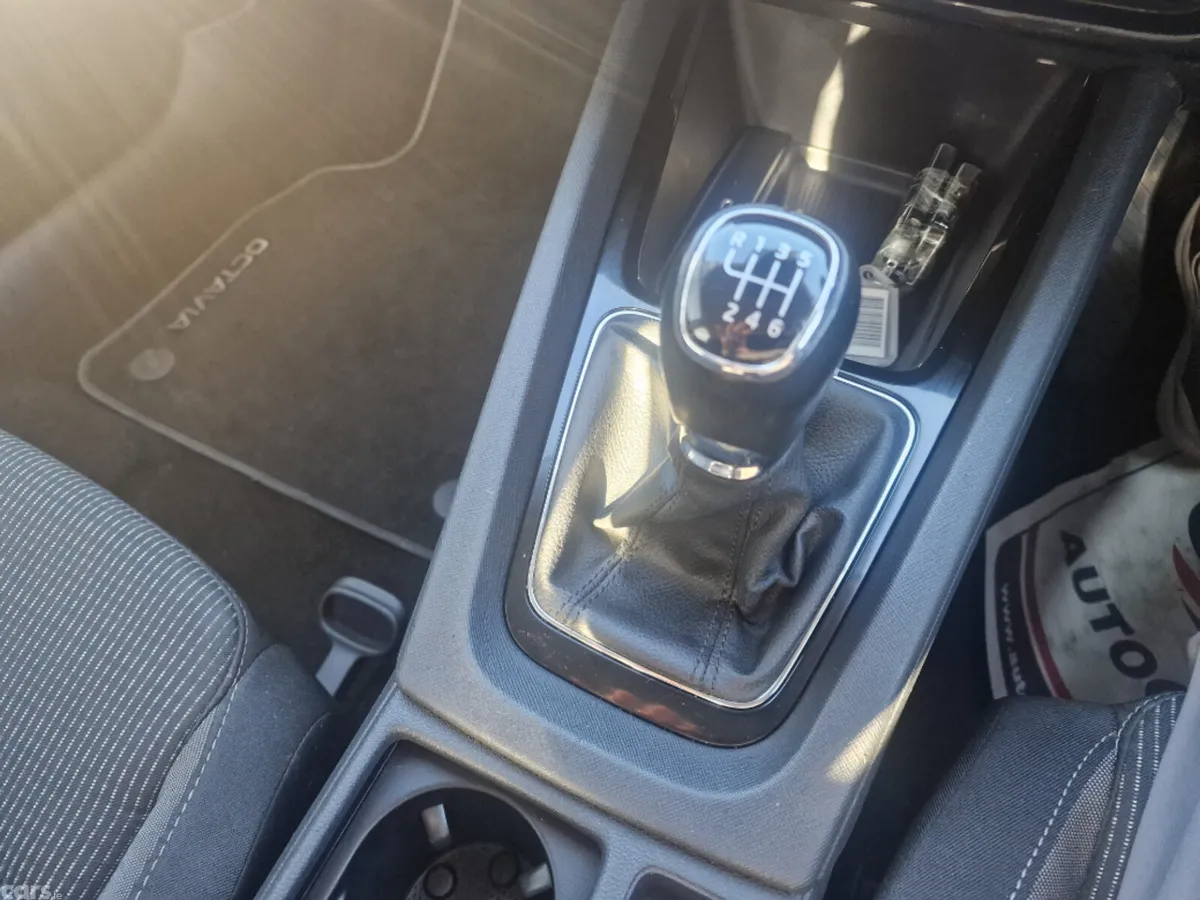 Skoda Octavia Saloon, Diesel, 2022, Black