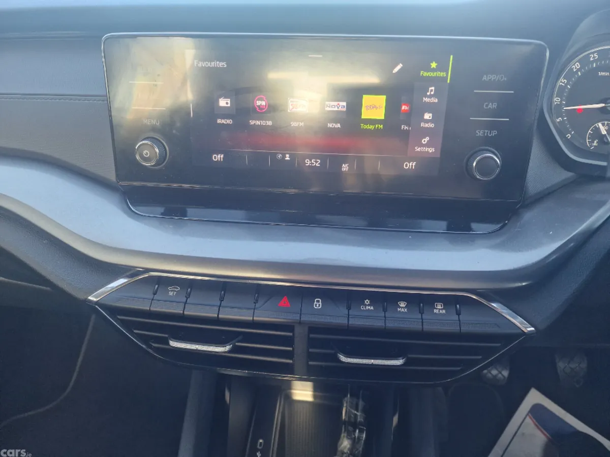 Skoda Octavia Saloon, Diesel, 2022, Black