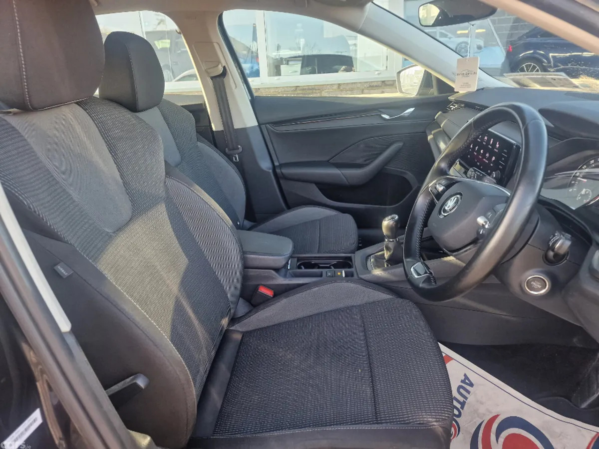 Skoda Octavia Saloon, Diesel, 2022, Black