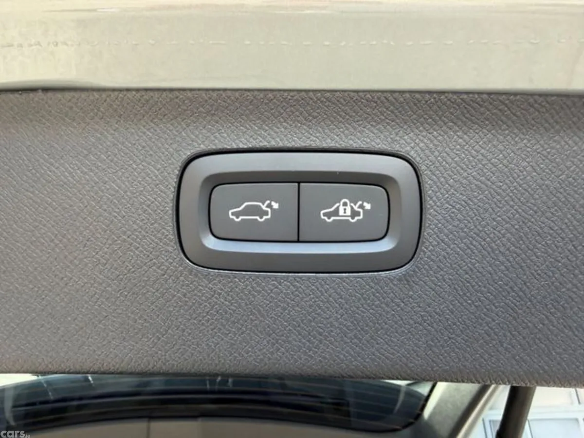 Volvo XC90 SUV, Petrol Plug-in Hybrid, 2026, Grey