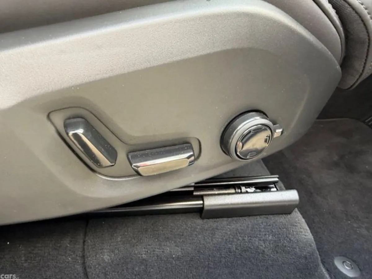 Volvo XC90 SUV, Petrol Plug-in Hybrid, 2026, Grey