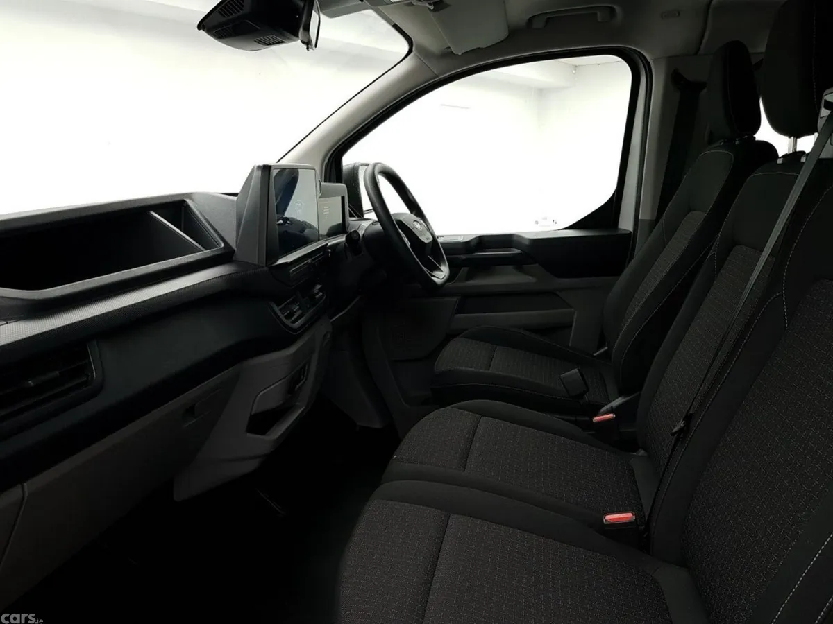 Ford Transit Custom MPV, Petrol Plug-in Hybrid, 2026, Grey