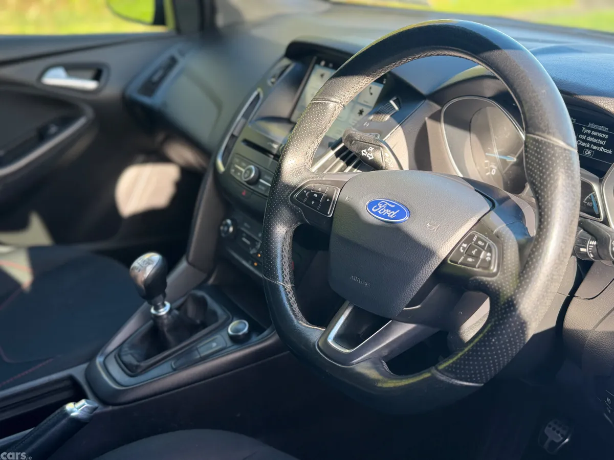 Ford Focus Hatchback, Diesel, 2017, Blue