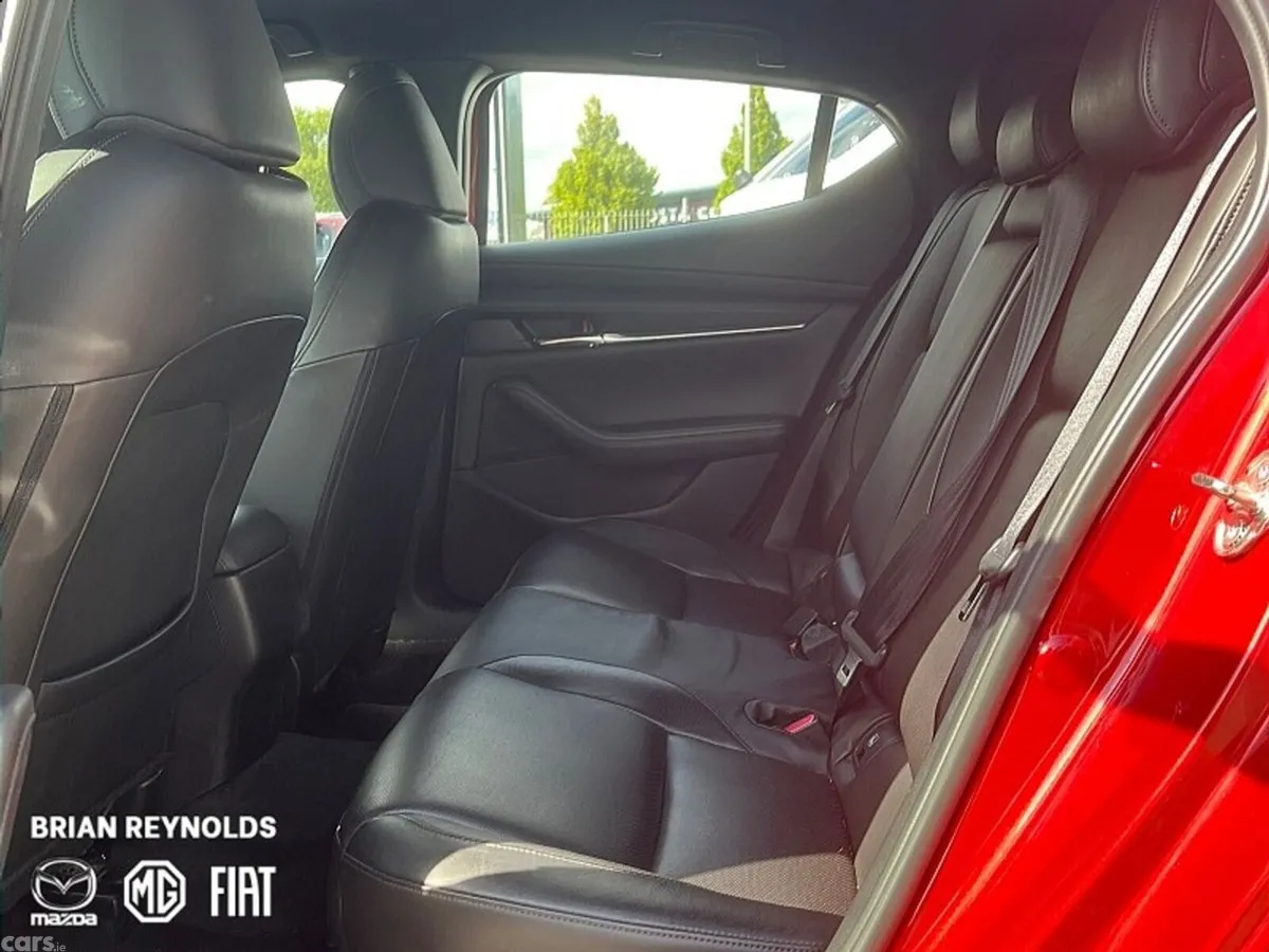 Mazda Mazda3 Hatchback, Petrol, 2021, Red