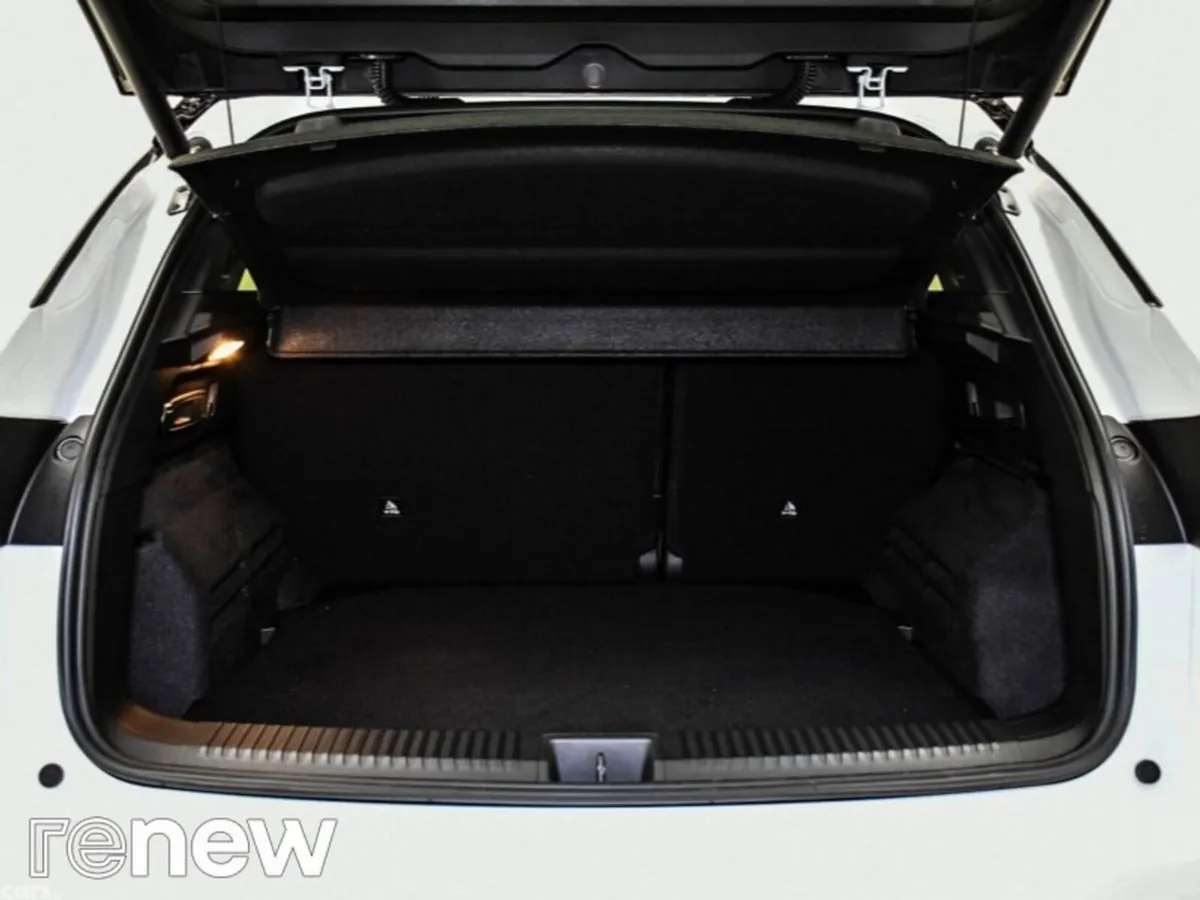 Renault Austral SUV, Petrol Hybrid, 2025, White