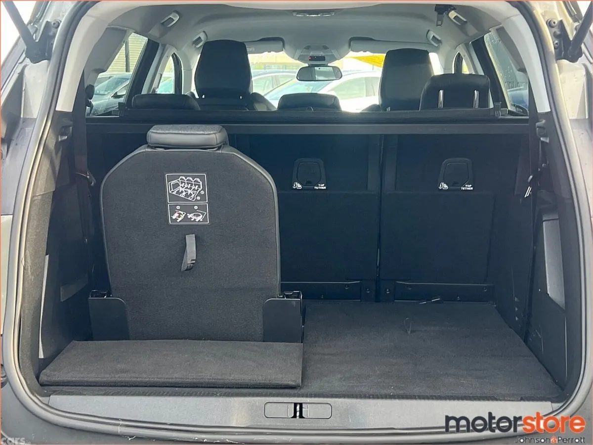 Peugeot 5008 MPV, Petrol, 2020, Grey