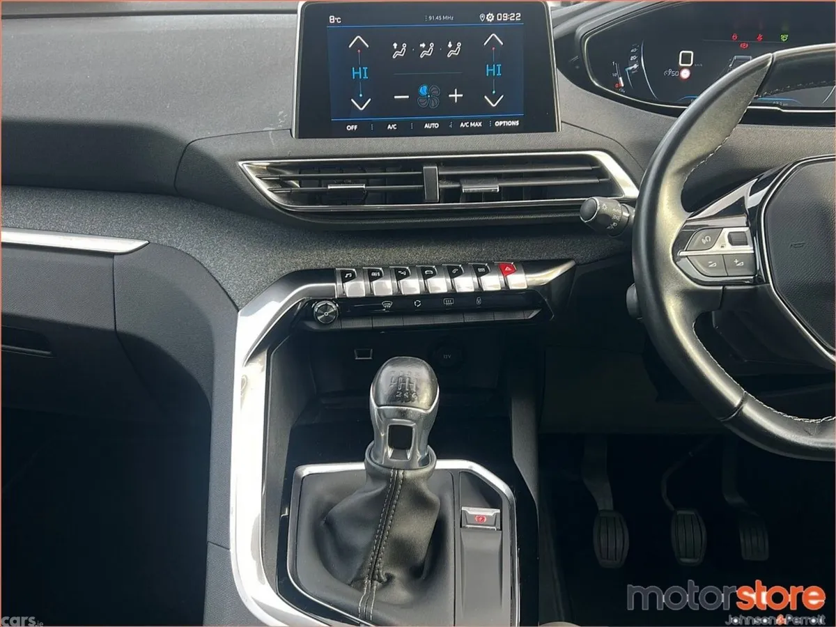 Peugeot 5008 MPV, Petrol, 2020, Grey