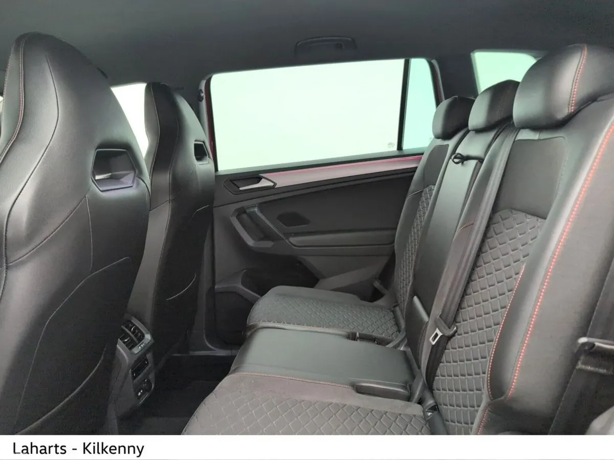 SEAT Tarraco Estate, Diesel, 2023, Red