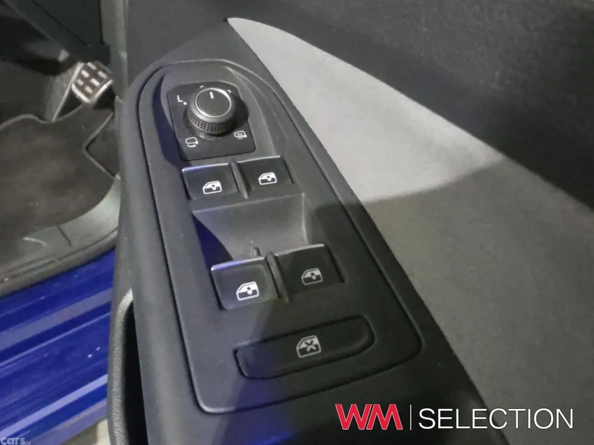 Volkswagen Golf Hatchback, Petrol, 2023, Blue