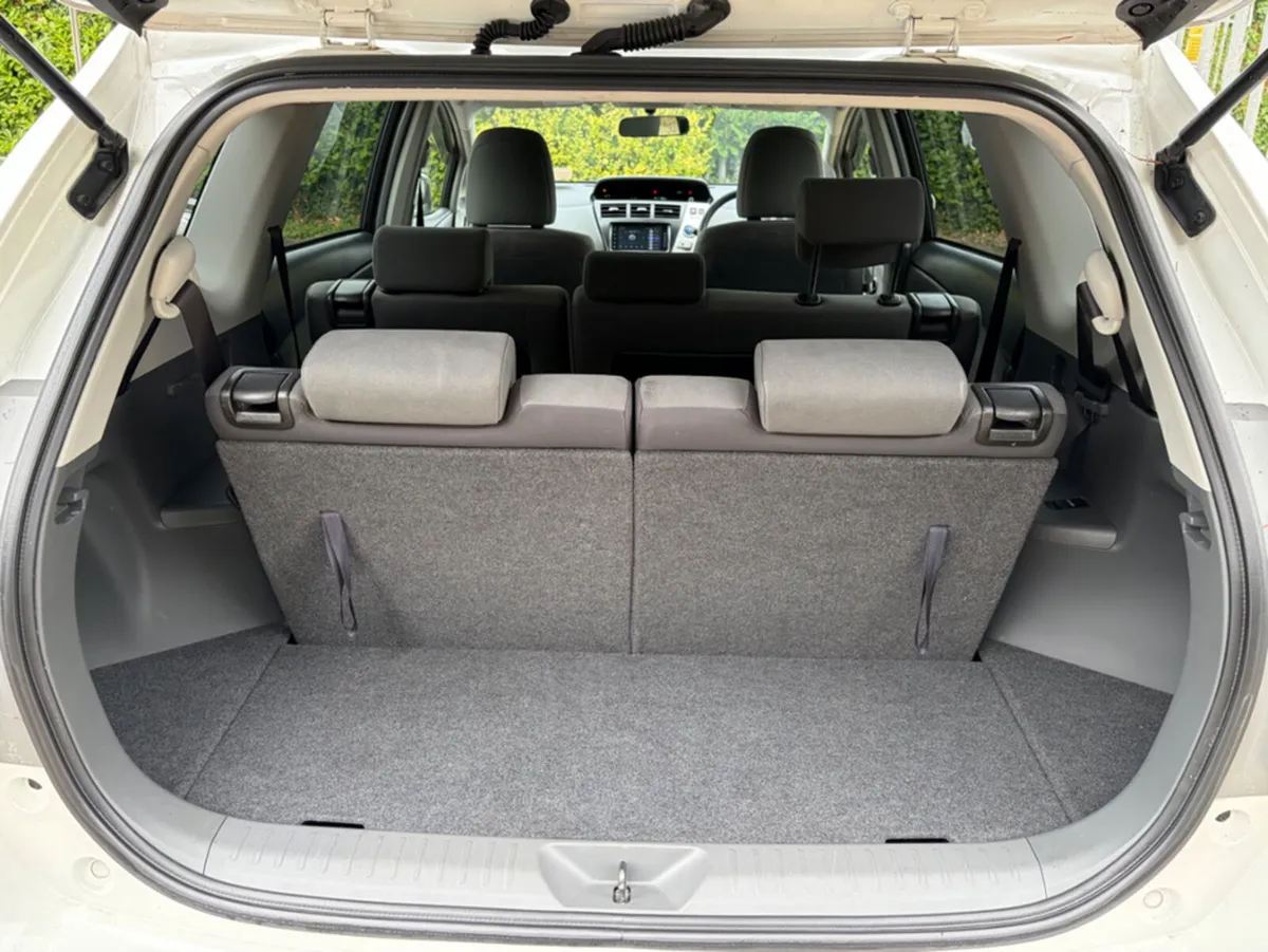 Toyota Prius MPV, Petrol Hybrid, 2013, White