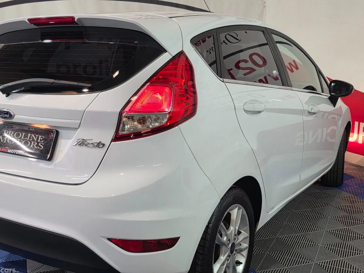 Ford Fiesta Hatchback, Petrol, 2016, White