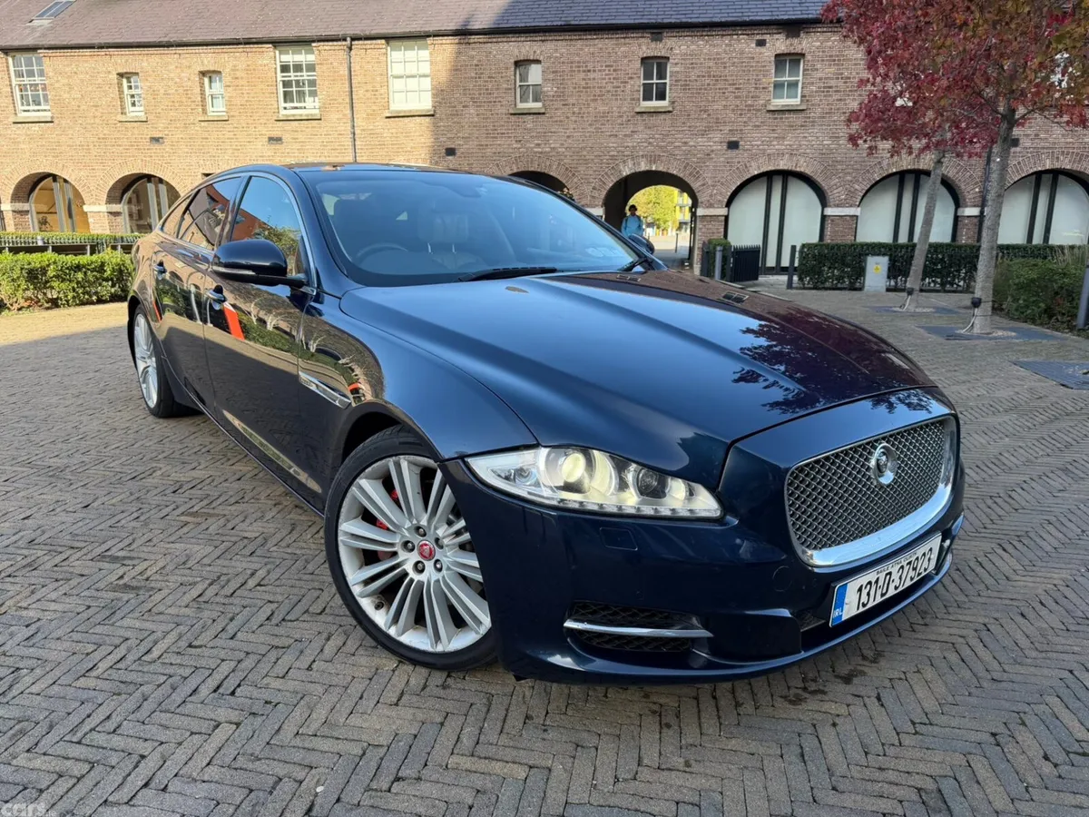 Jaguar XJ Saloon, Diesel, 2013, Blue