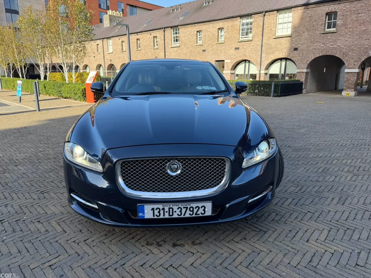 Jaguar XJ Saloon, Diesel, 2013, Blue