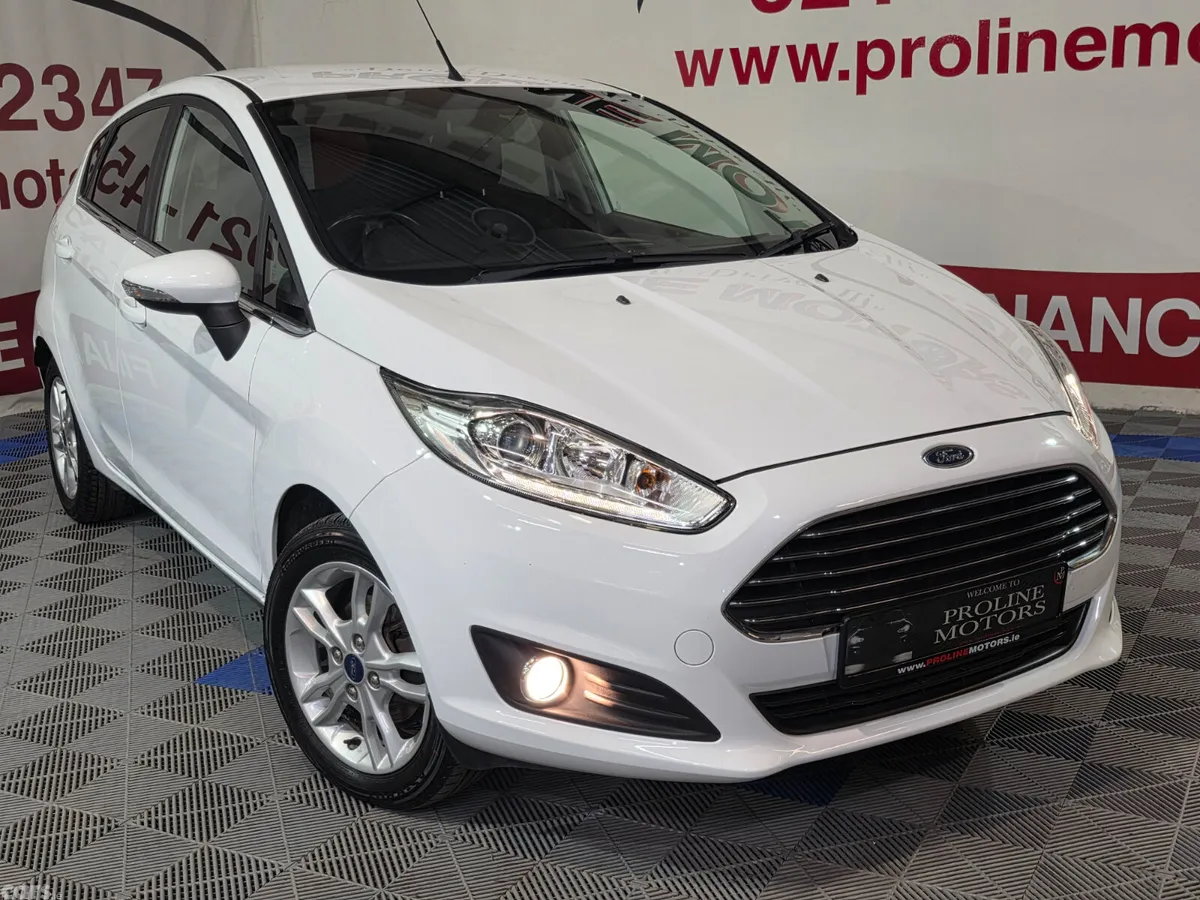 Ford Fiesta Hatchback, Petrol, 2016, White