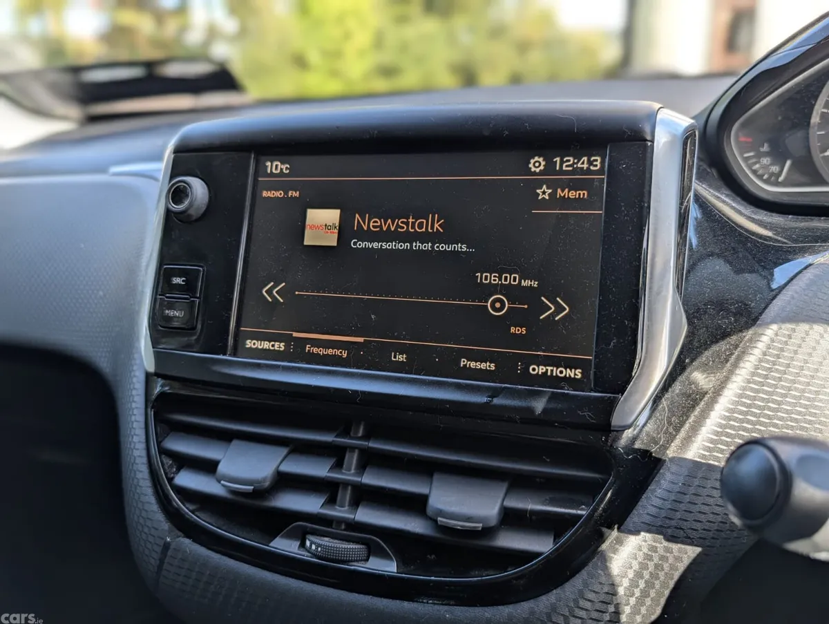 Peugeot 2008 Estate, Diesel, 2019, Grey