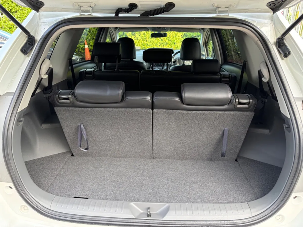 Toyota Prius Hatchback, Petrol Hybrid, 2014, White