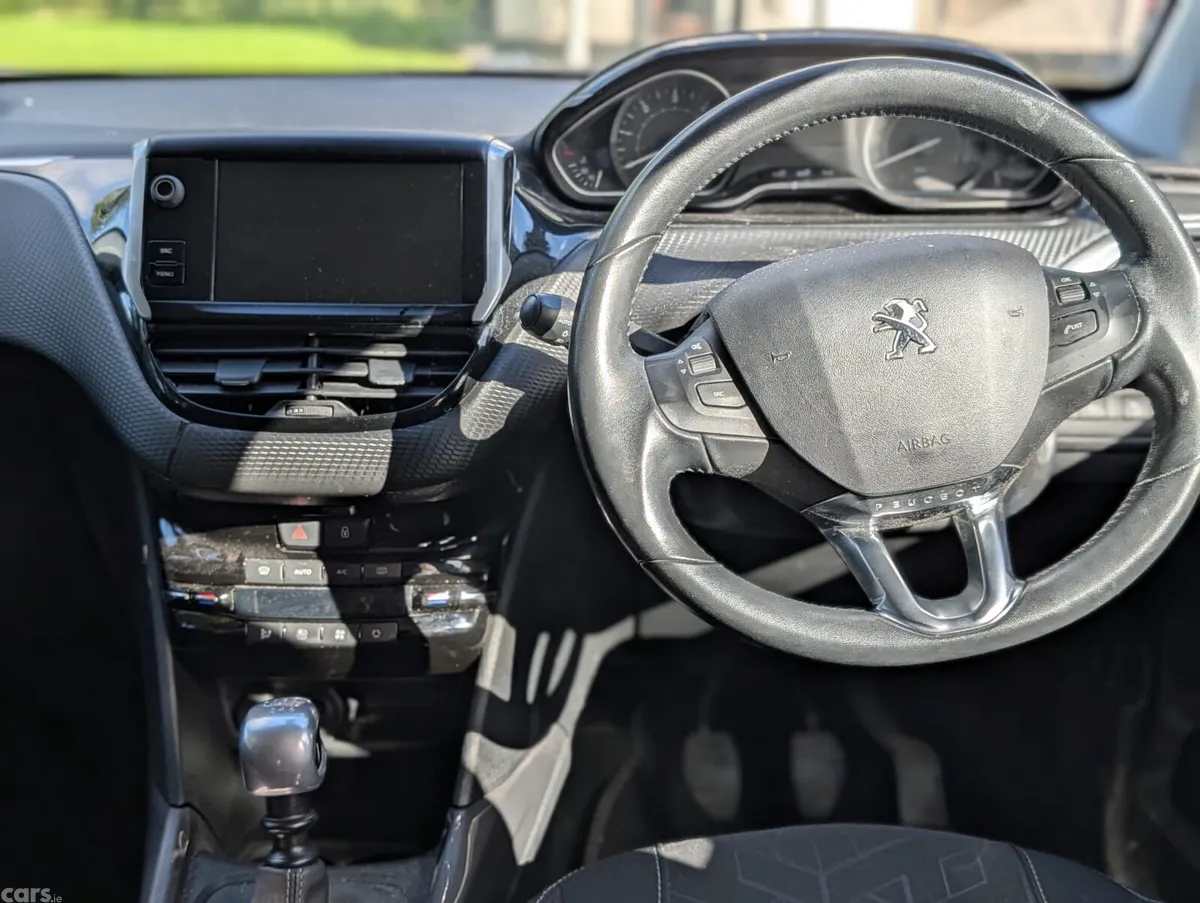 Peugeot 2008 Estate, Diesel, 2019, Grey