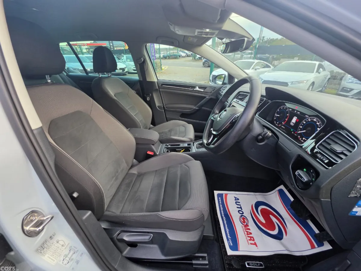Volkswagen Golf Hatchback, Petrol, 2019, White