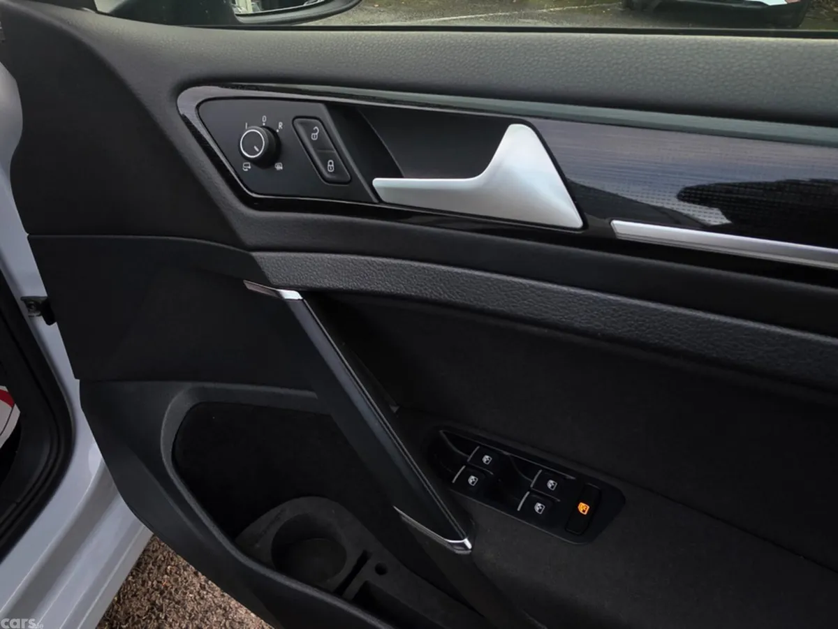 Volkswagen Golf Hatchback, Petrol, 2019, White