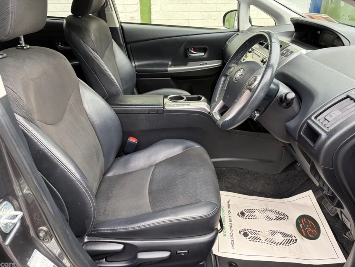 Toyota Prius MPV, Petrol Hybrid, 2018, Grey