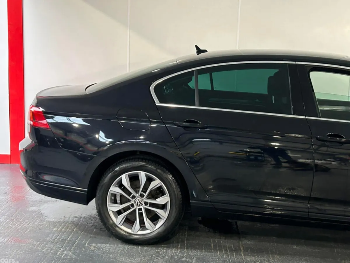 Volkswagen Passat Saloon, Diesel, 2021, Black