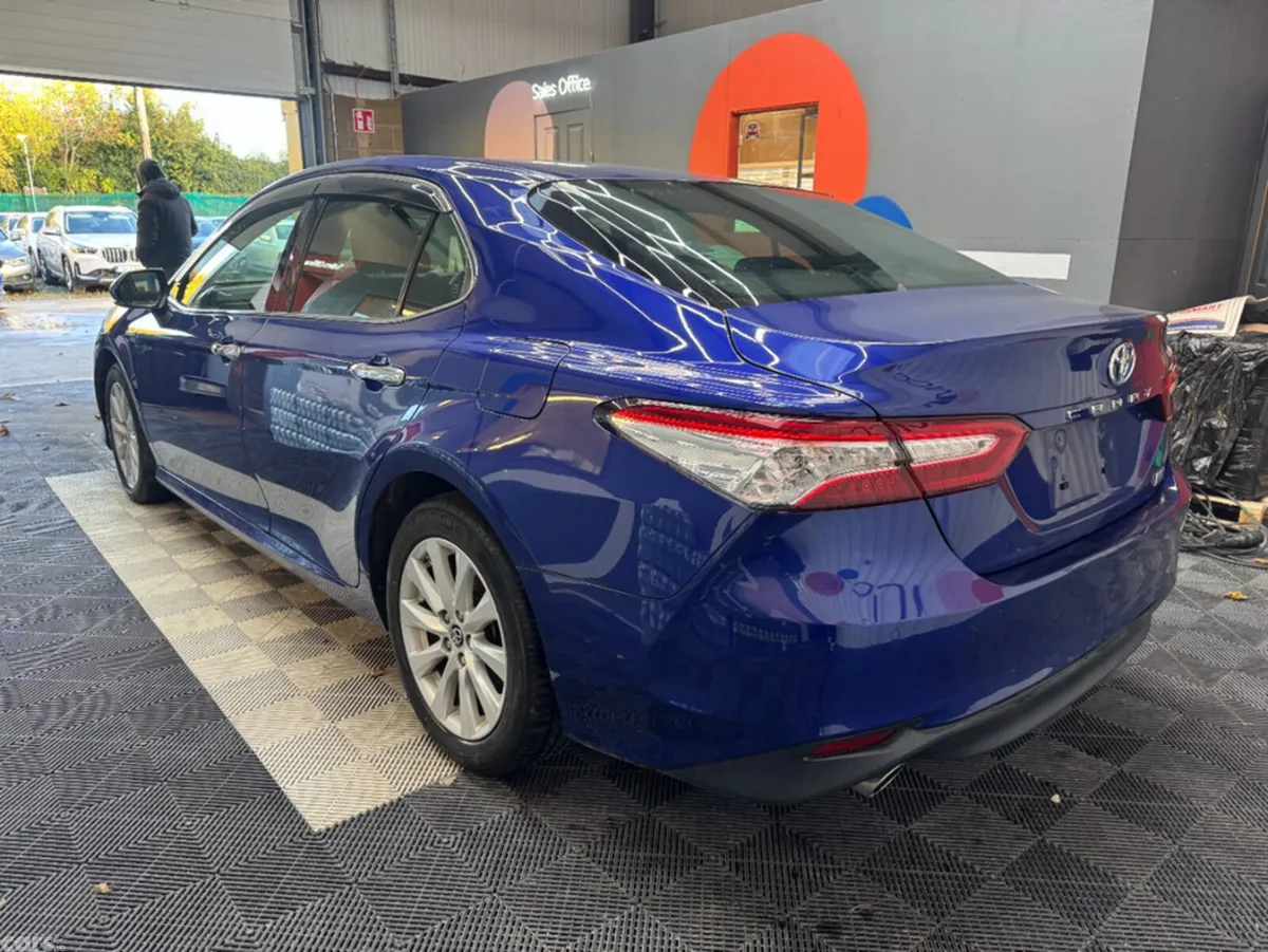 Toyota Camry Saloon, Petrol Hybrid, 2019, Blue