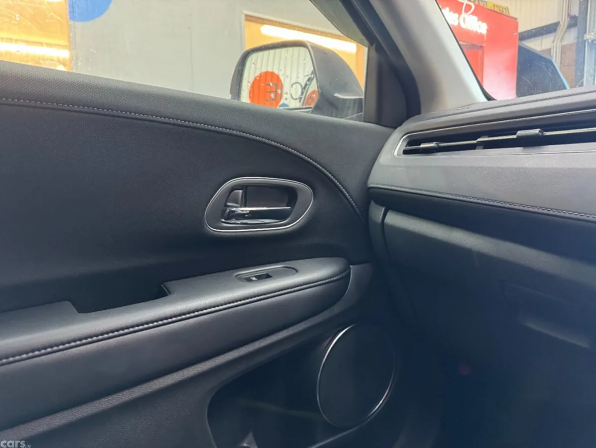 Honda Vezel SUV, Petrol Hybrid, 2021, Black