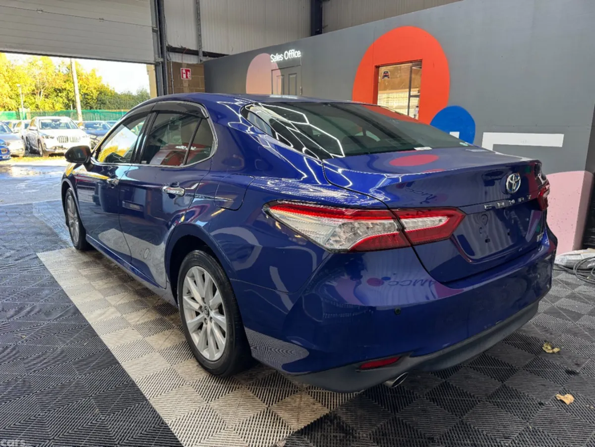 Toyota Camry Saloon, Petrol Hybrid, 2017, Blue