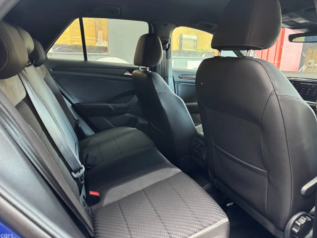 Volkswagen T-Roc SUV, Diesel, 2021, Blue