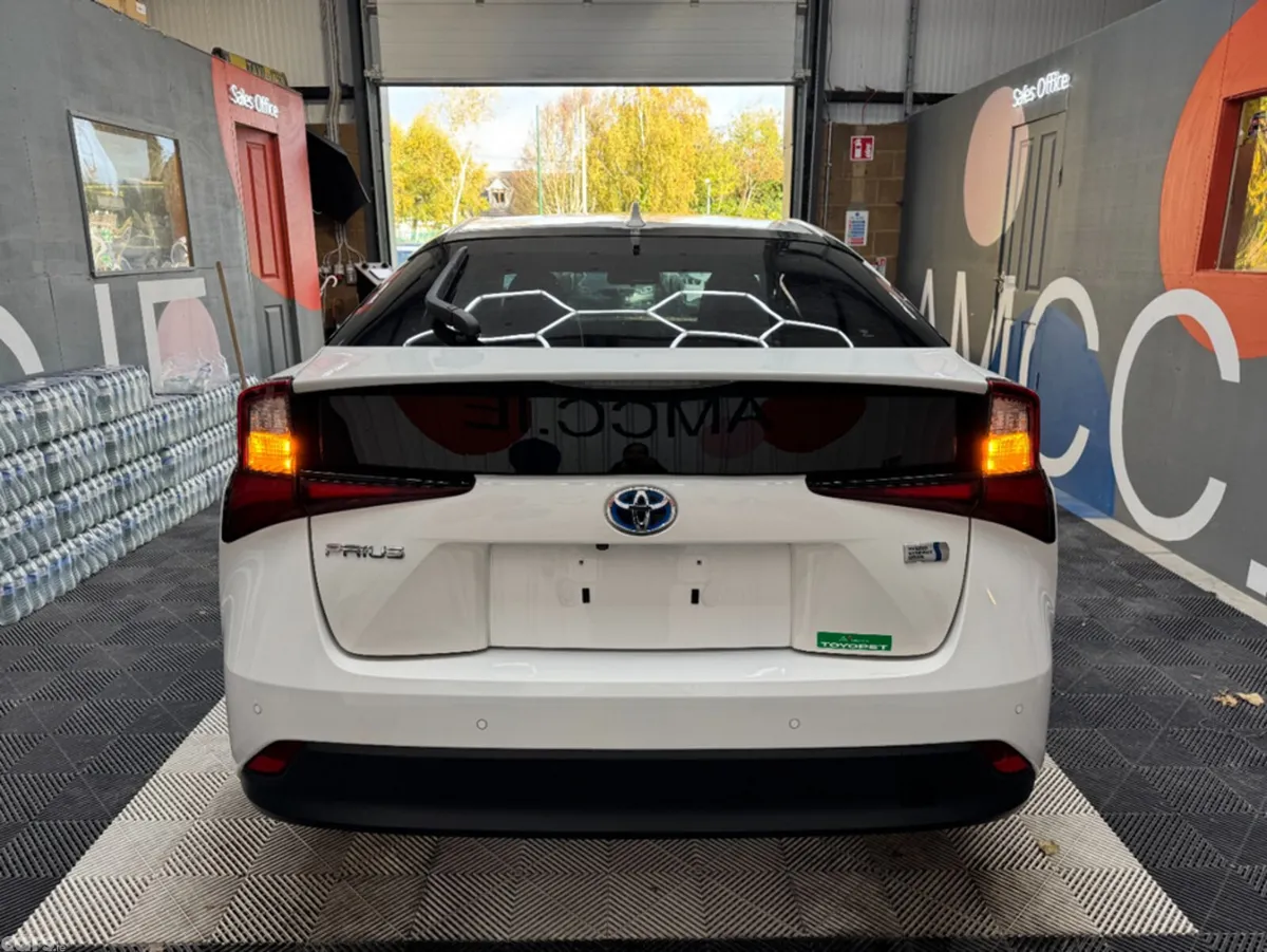 Toyota Prius Saloon, Petrol Hybrid, 2021, White