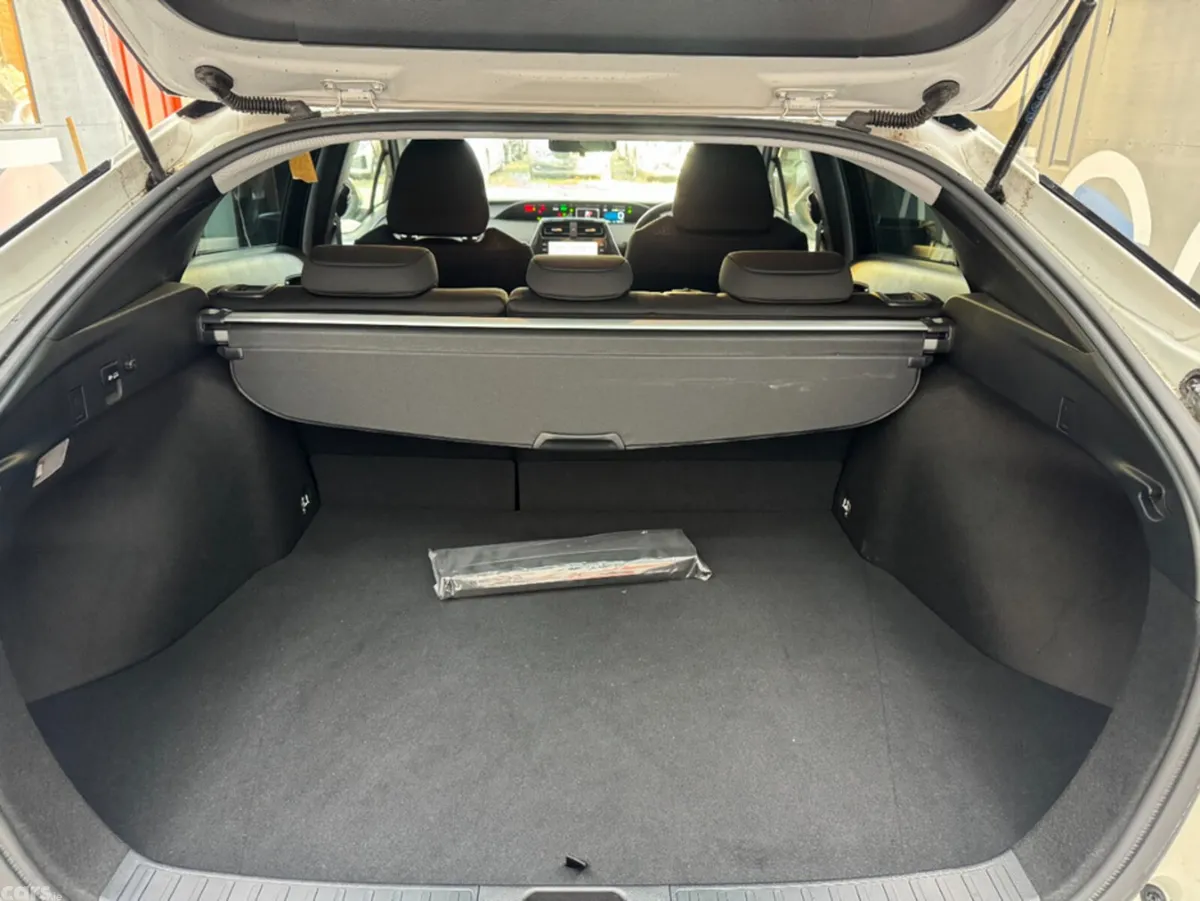 Toyota Prius Saloon, Petrol Hybrid, 2021, White