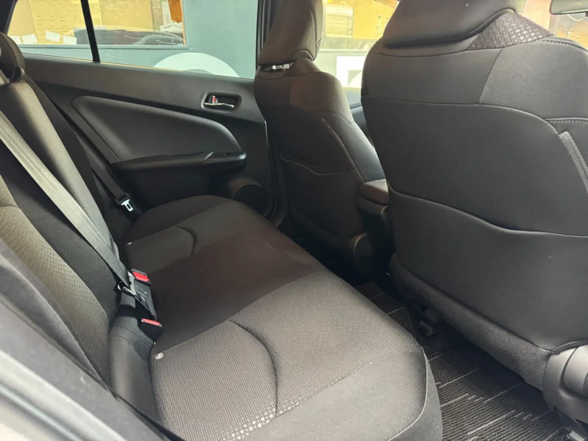 Toyota Prius Saloon, Petrol Hybrid, 2021, White