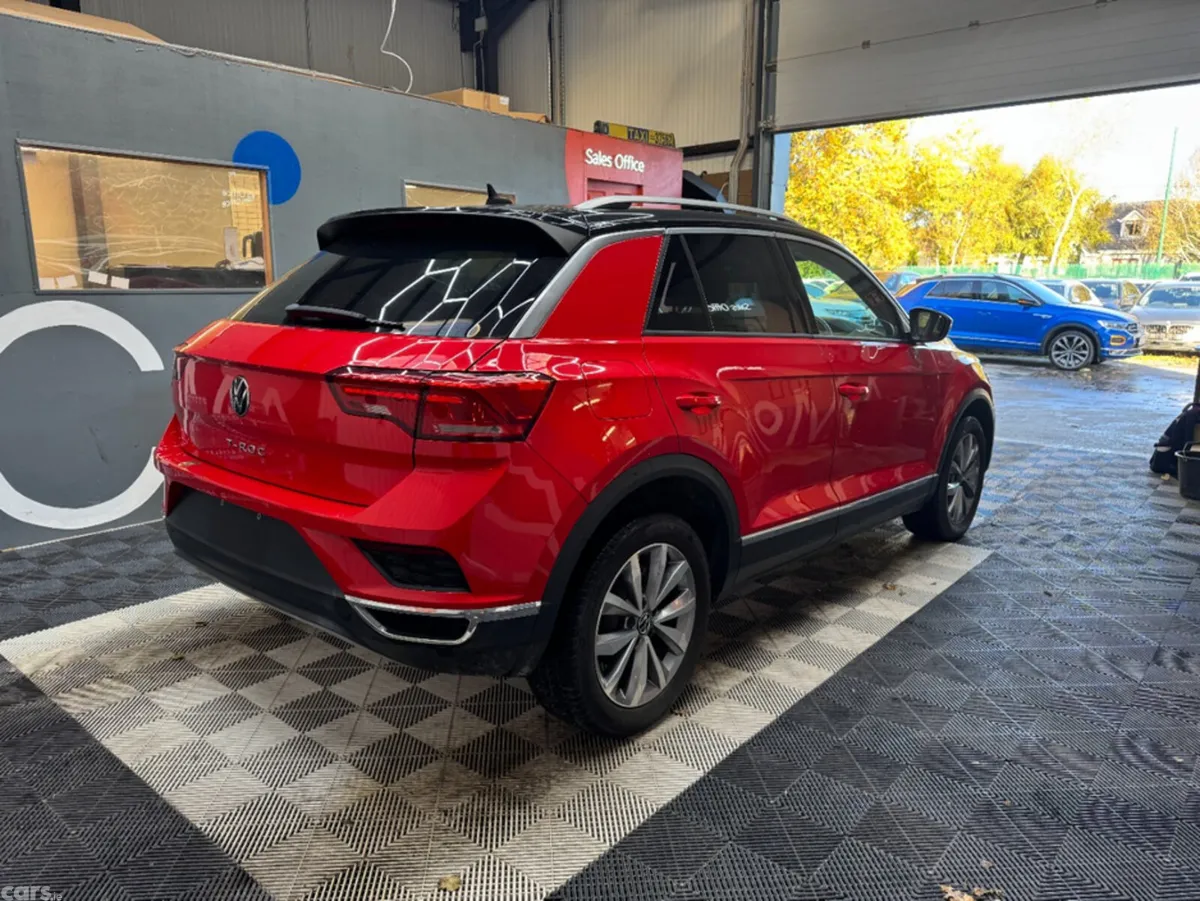 Volkswagen T-Roc SUV, Petrol, 2021, Red