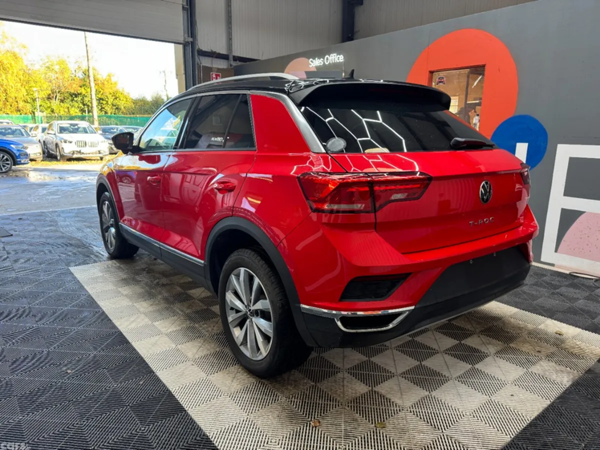 Volkswagen T-Roc SUV, Petrol, 2021, Red