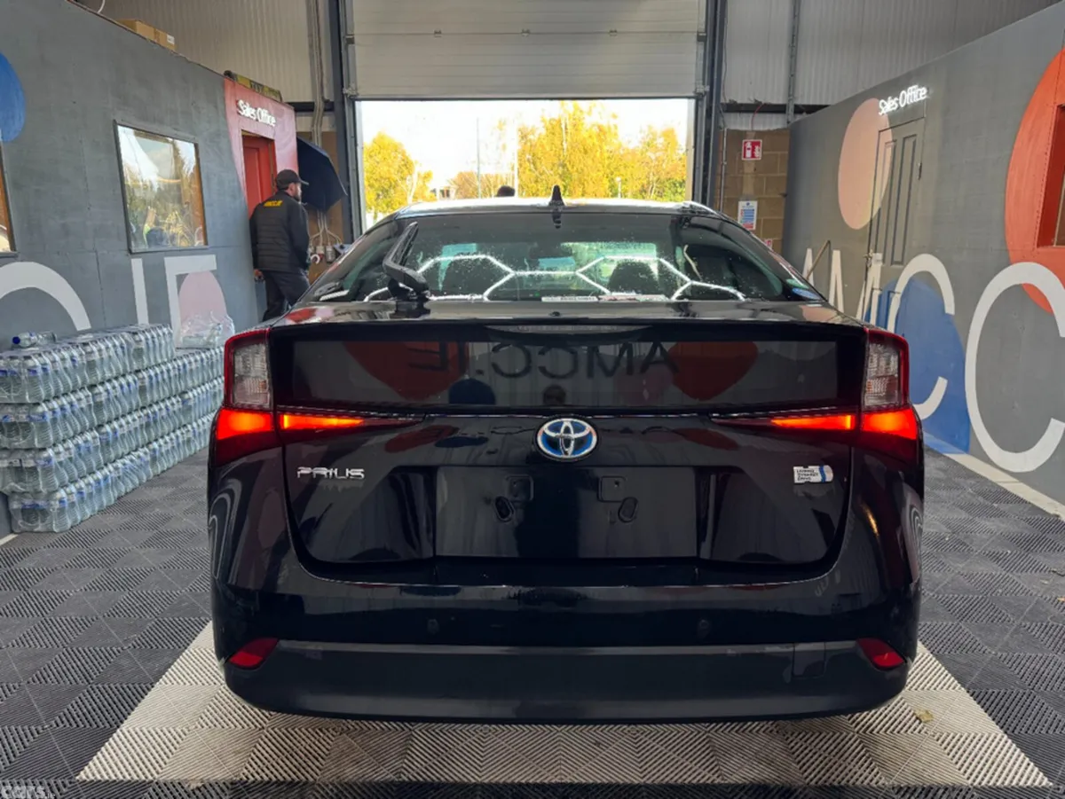 Toyota Prius Saloon, Petrol Hybrid, 2019, Black