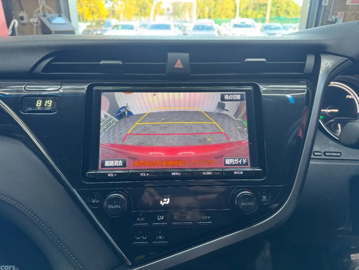 Toyota Camry Saloon, Petrol Hybrid, 2017, Red
