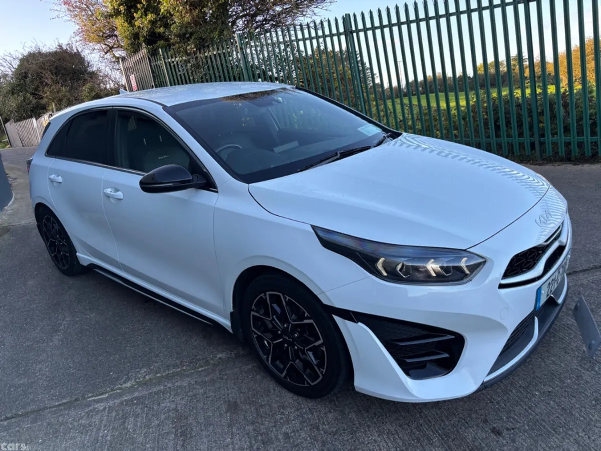 Kia Ceed Hatchback, Petrol, 2022, White