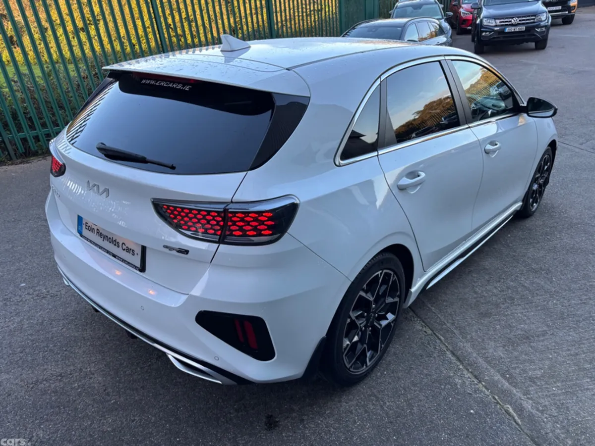 Kia Ceed Hatchback, Petrol, 2022, White