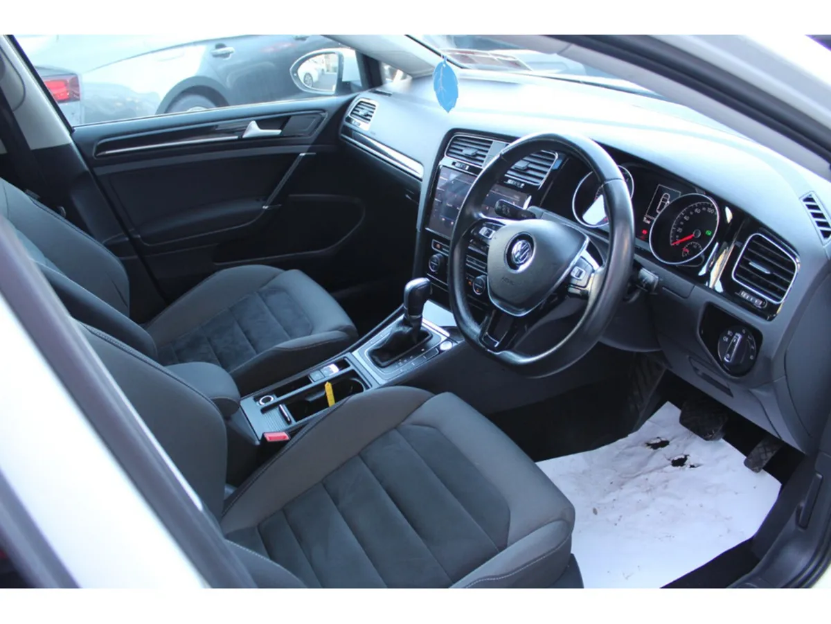 Volkswagen Golf Hatchback, Petrol, 2017, White