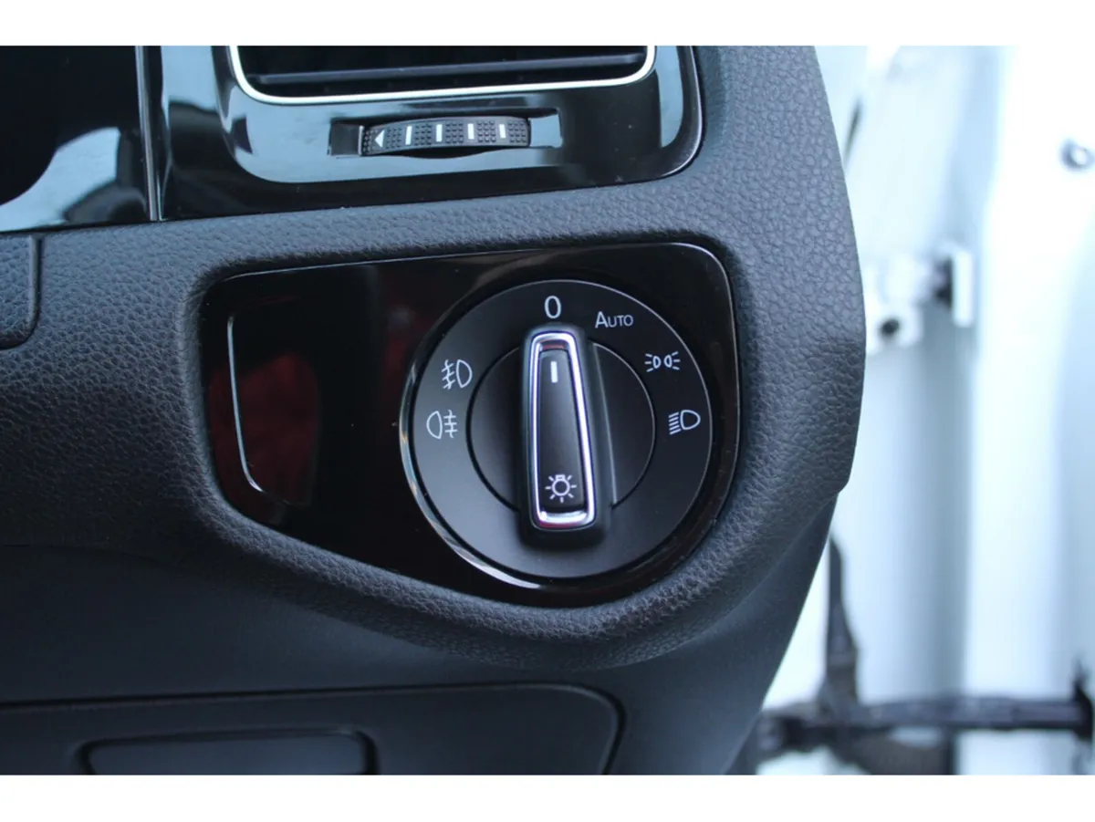 Volkswagen Golf Hatchback, Petrol, 2017, White