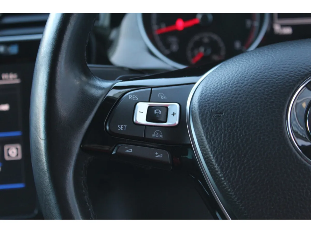 Volkswagen Golf Hatchback, Petrol, 2017, White