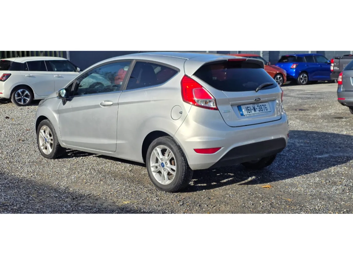 Ford Fiesta Hatchback, Petrol, 2016, Silver