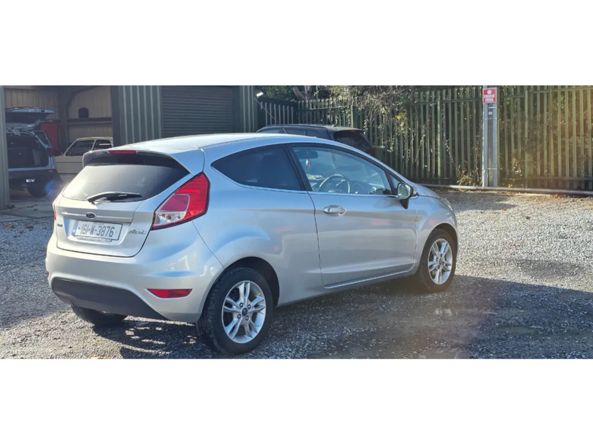 Ford Fiesta Hatchback, Petrol, 2016, Silver