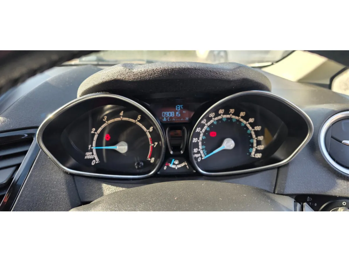Ford Fiesta Hatchback, Petrol, 2016, Silver