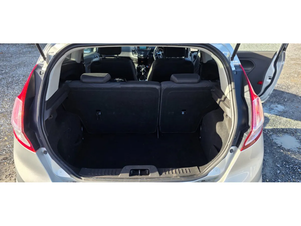 Ford Fiesta Hatchback, Petrol, 2016, Silver