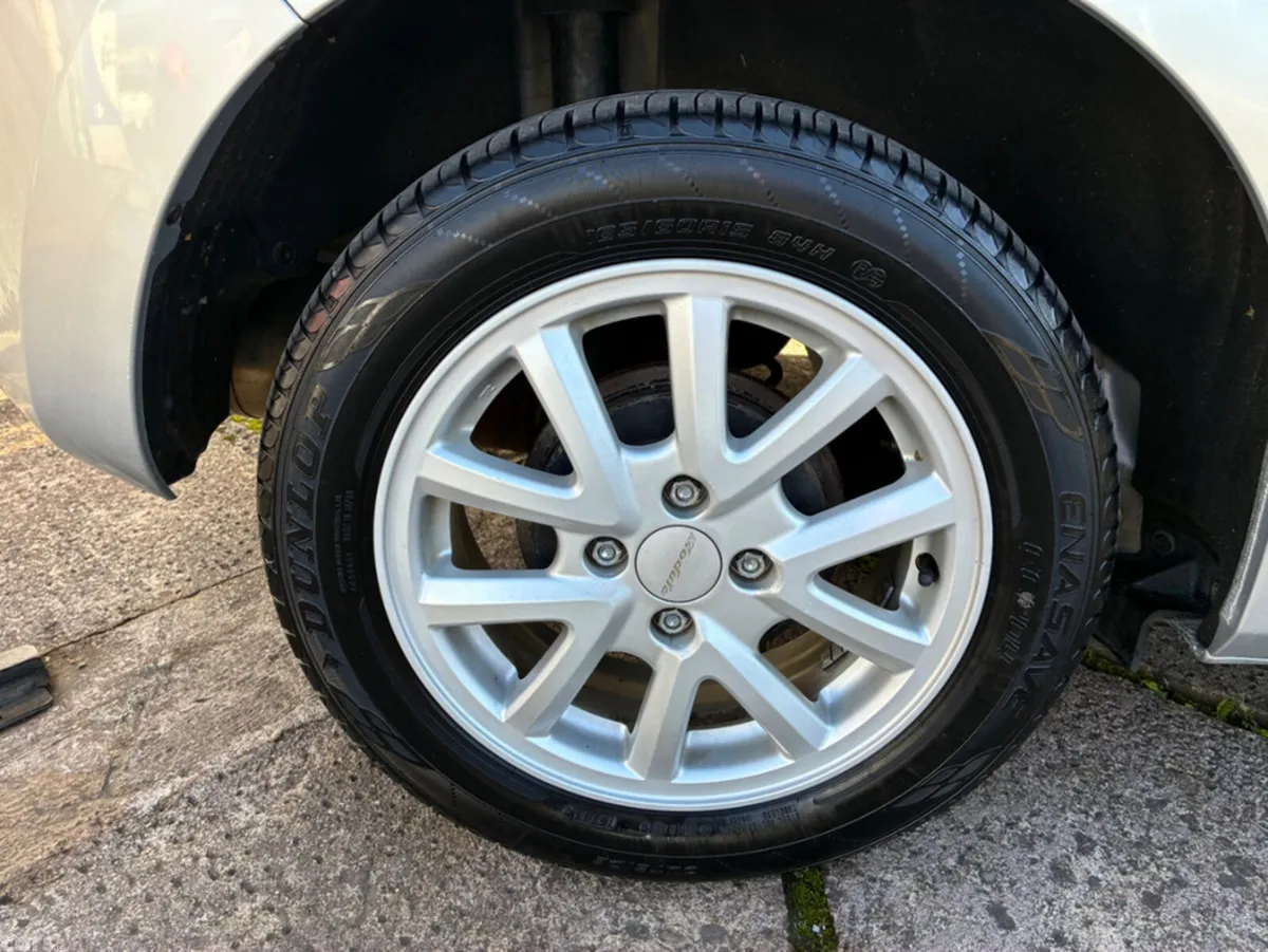 Honda Fit Hatchback, Petrol Hybrid, 2017, Silver