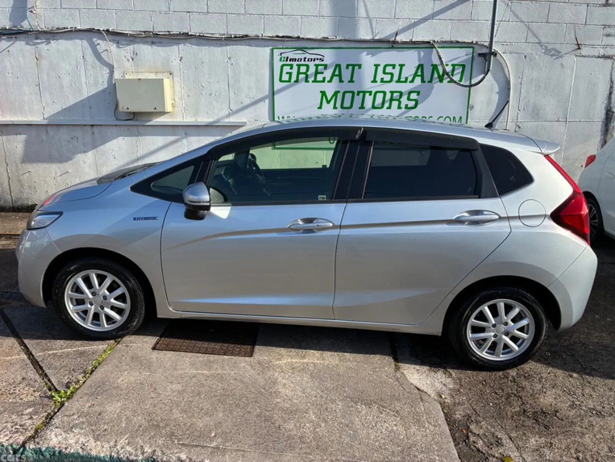 Honda Fit Hatchback, Petrol Hybrid, 2017, Silver