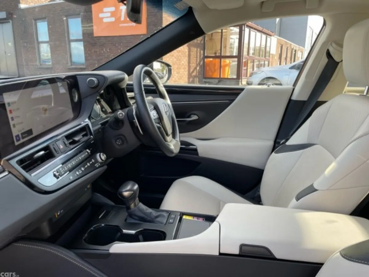 Lexus ES Saloon, Petrol Hybrid, 2024, Grey