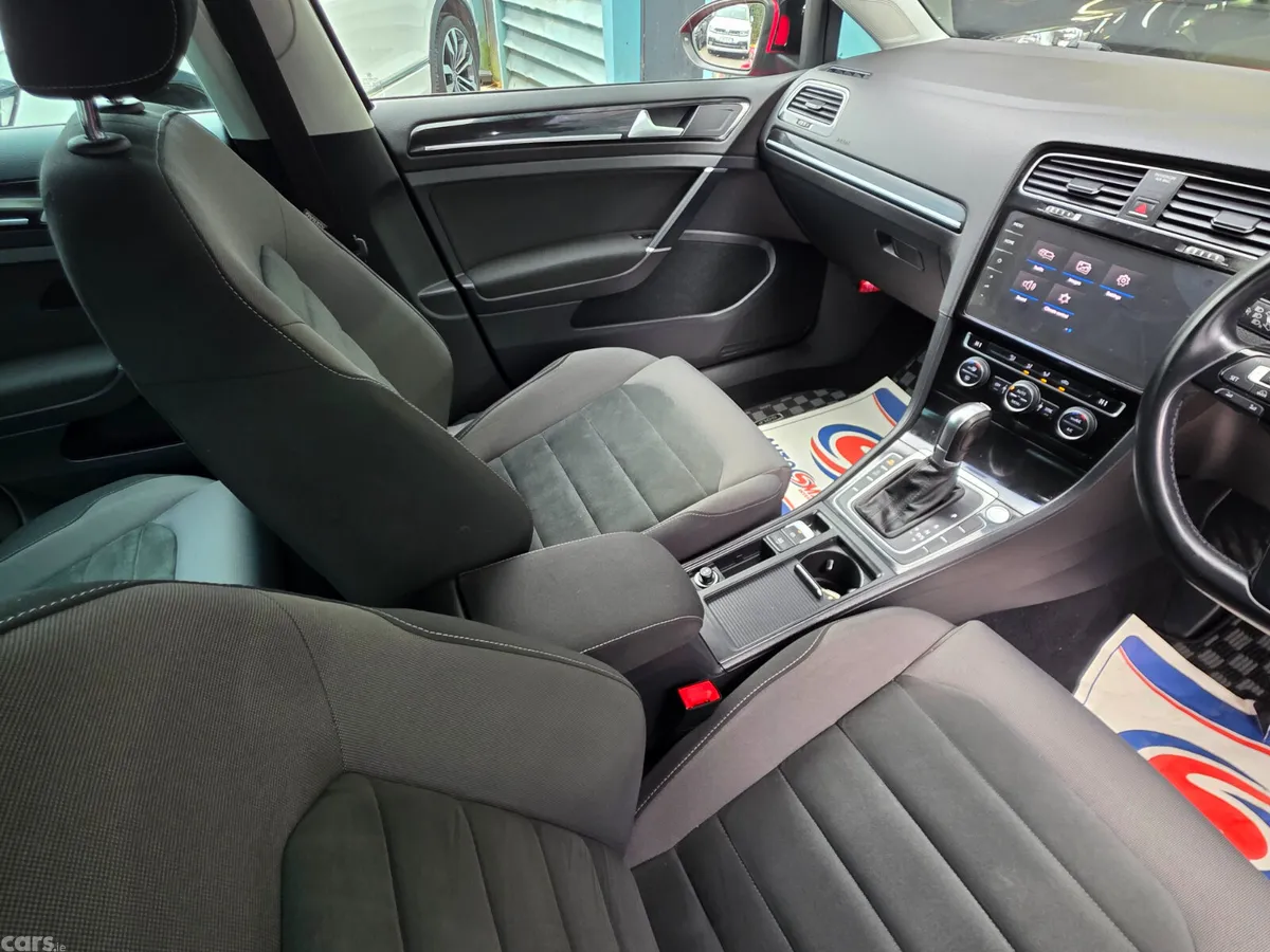 Volkswagen Golf Hatchback, Petrol, 2018, Red