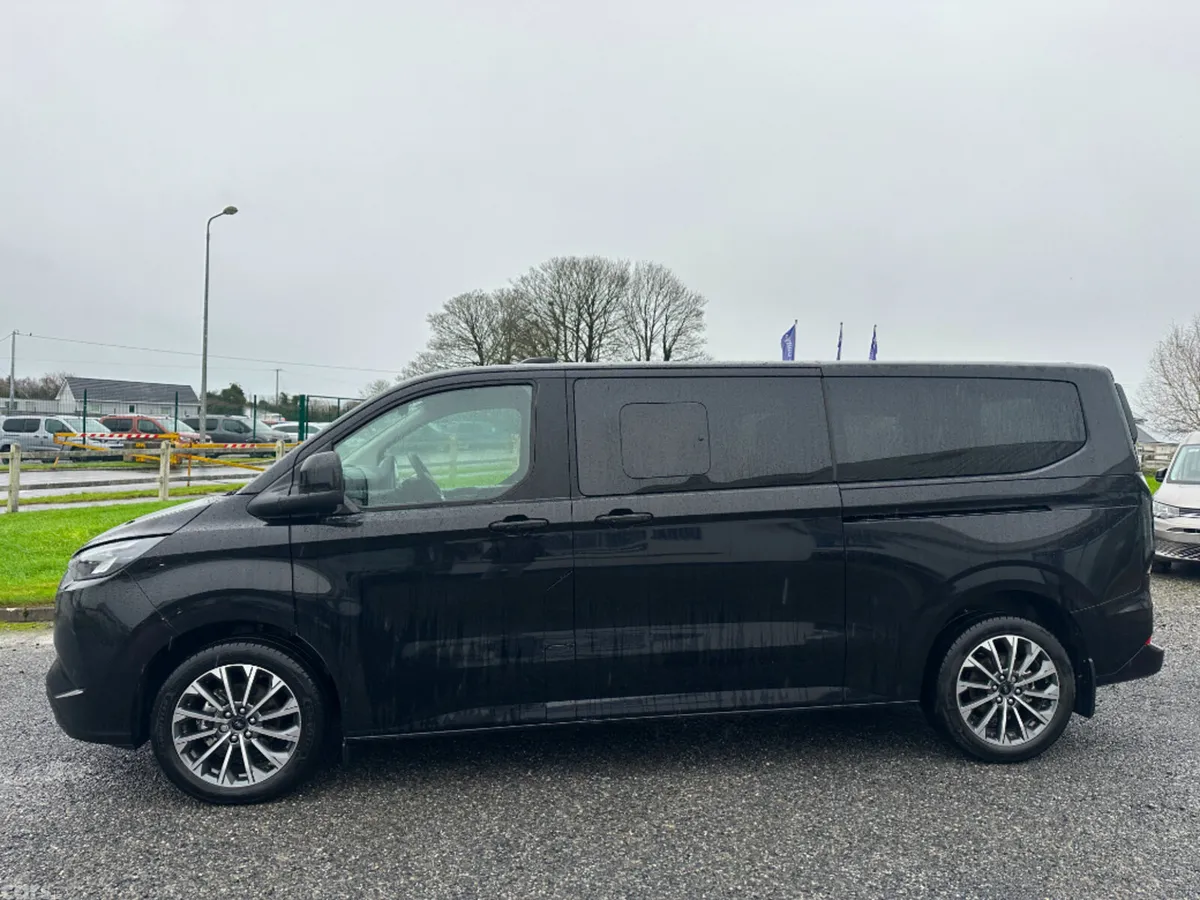 Ford Tourneo Custom MPV, Petrol Plug-in Hybrid, 2027, Grey